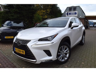 Lexus NX 300h AWD Luxury Line AUTOM/PANO DAK/CRUISE/NAVI/CARPLAY/CAMERA/TREKH/XENON/LEDER/DEC 2018/PDC V+A/LMW 18"/USB/STOEL VERW