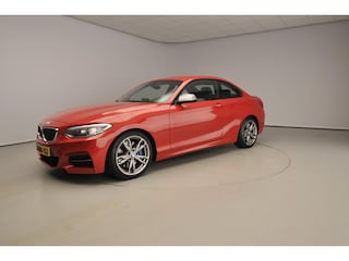 BMW 2-serie Coupé M235i Leder / Adaptief onderstel / Harman-Kardon / M-Remsysteem / Sportsteering / Alu wielen 18 inch