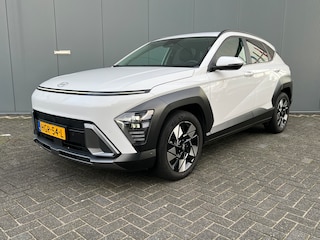 Hyundai Kona 1.6 GDI 141pk HEV Premium | Premium audio | 360 camera | Bestuurdersstoel met geheugen | Adaptive cruise control | Dodehoek detectie | Full LED koplampen | Stoelverwarming | Stoelventilatie | Stuurverwarming