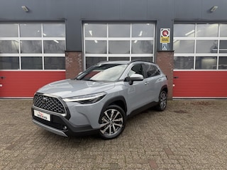 Toyota Corolla Cross Hybrid 140 Style Comfort, Manhatten Grey, Stoel en stuur verwarming, electrische achterklep,