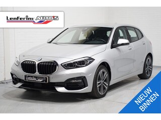 BMW 118i Business Edition NAP Sportstoelen Leder/stof Led koplampen Apple Carplay PDC v+A