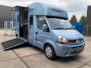 Renault Master Horsetruck met Roelofsen opbouw L-3