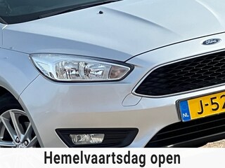 Ford Focus Wagon 1.0 Titanium Bsns - Moondust Silver - Rijassistensystem/Cruise/Clima