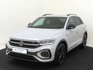 Volkswagen T-Roc 1.0 TSI R-Line | Achteruitrijcamera | Parkeerassistent | Black style | Digital cockpit Pro | Adaptieve cruise control | Navigatie | CarPlay |