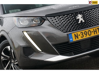 Peugeot 2008 1.2 PureTech Allure - Gris Platinium - i-Cockpit/Carplay/Mirrorscreen