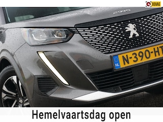 Peugeot 2008 1.2 PureTech Allure - Gris Platinium - i-Cockpit/Carplay/Mirrorscreen