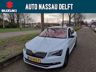 Skoda Superb 1.5 TSI ACT Ambition Business AUTO IS VOORZIEN VAN HULPVEREN EN TREKHAAK