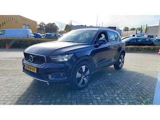 Volvo XC40 1.5 T2 Business Pro Apple Carplay/Android Auto | Achteruitrijdcamera | Stoel & Stuurverwarming | 19'' Lichtmetalenvelgen | Cruise Control | Trekhaak | Elektrisch bedienbare Achterklep | Navigatie