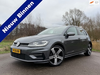 Volkswagen Golf 1.5 TSI Highline Business R Automaat / Navi / 18" Velgen / Clima / Stoelverwarming / Velours / PDC / Cruise / LED
