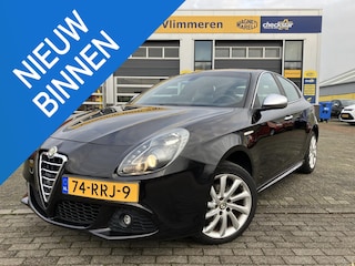 Alfa Romeo Giulietta 1.4 T Distinctive | Bose Audiosysteem | Stoelverwarming | Navi | PDC |