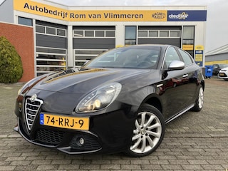 Alfa Romeo Giulietta 1.4 T Distinctive | Bose Audiosysteem | Stoelverwarming | Navi | PDC |