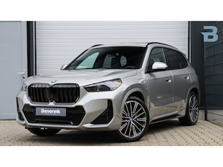 BMW X1 xDrive30e M-Sport Pro | Massage | Harman/Kardon | Panoramadak | Head-up | Trekhaak