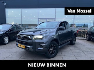Toyota Hilux 2.8 D-4D Xtra Cab Invincible | Leder | Stoelverwarming | Camera | Keyless Start |
