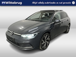 Volkswagen Golf 1.4 eHybrid Style / AUTOMAAT/ PANO/ TREKHAAK/ STUUR+STOEL VERWARM./ DIGITAL DASH/ PARK.SENSOR.V+A/ CAMERA/ MEMORY-SEAT/ ACC/ DODE HOEK/ APP-CONNECT/ KEYLESS/ RIJ-MODI/ DAB/ NAVI/ LED/ ISOFIX/ 18'' LMV