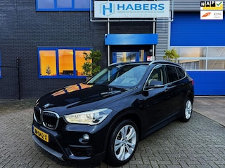 BMW X1 SDrive20i Executive 192PK|Origineel NL|Navi|AUT|Sportstoelen Leder|PANO|Cruise Control|Full Led|SfeerVL|StoelVW|PDC|Isofix
