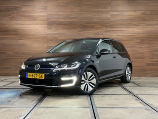 Volkswagen Golf | Leder | Stoelverwarming | Camera | Navigatie | Adaptive Cruise Control | Parkeersensoren voor