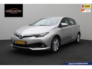 Toyota Auris 1.8 Hybrid Aspiration 2016 | Dealer Onderhouden Trekhaak | Navigatie | DAB Radio | Cruise Control | Lane Assist | Stuurwiel Bediening | Climate Control | Boekjes | 2 Sleutels