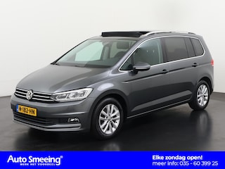 Volkswagen Touran 1.8 TSI Highline Edition R 7p DSG | Schuifdak | Trekhaak | Camera | Stoelverwarming | Zondag Open!