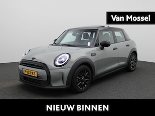 Mini Cooper 1.5 Camden Plus Edition | Panoramadak | Led Verlichting | Leder | Sfeerverlichting |