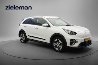 Kia Niro E-Niro DynamicPlusLine 3 Fase 64 kWh - Carplay, Navi, Half Leer, Camera, Stoelverw. JBL