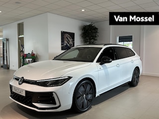 Volkswagen Passat Variant 1.5 eTSI Business | Demo | Panoramisch schuif/kanteldak | Harmon Kardon geluidssysteem | Black style pakket | Stoelverwarming |