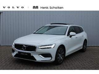 Volvo V60 T8 Automaat Twin Engine AWD Inscription |Panoramadak| Head up display| Electrisch bedienbare voorstoelen| Nappa Lederen interieur| Semi eletrische trekhaak| Rondomzicht Camera| Adaptieve Cruise Control.