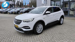 Opel Grandland 1.2 T 131 pk Innovation Airco Carplay Stoel Stuur Voorruit verwarmd Cruise