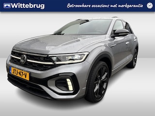Volkswagen T-Roc 1.5 TSI 150pk R-Line Black Style DSG Automaat Panoramadak / IQ LED / Navigatie / Digital Cockpit / App-connect / Achterklep elektr.