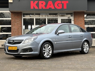 Opel Vectra GTS Executive 2.2-16V 155 pk - Xenon - Leder - Navi - climate!