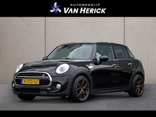 Mini Mini 2.0 192PK Chili Serious Business | Navigatie | Clima | Stoelverwarming