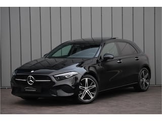 Mercedes-Benz A-klasse 200 Luxury Line | 163PK | Pano | Keyless-go | Sfeerverlichting | ACC | Multibeam | Widescreen | 2024.