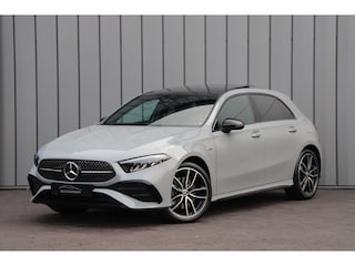 Mercedes-Benz A-klasse 250e AMG | Panoramadak | Sfeerverlichting | ACC | Stuurwielverw. | Standkachel | Widescreen | 2025.