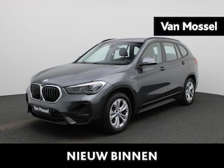 BMW X1 xDrive25e Executive | ACHTERUITRIJCAMERA | NAVIGATIE | LEDEREN BEKLEDING | HEAD-UP DISPLAY | ELEKTRISCHE ACHTERKLEP |