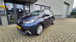 Toyota Aygo 1.0VVT-i X play AIRCO CAMERA EL RAMEN LED NAP