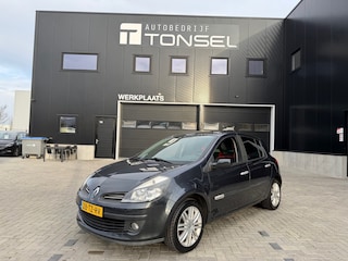 Renault Clio 1.4-16V Rip Curl / Panorama / Trekhaak / Airco / Lichtmetaal