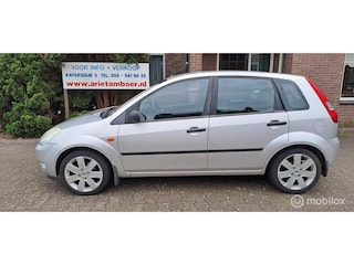 Ford Fiesta 1.4-16V D-riem+ waterpomp nieuw, airco, trekhaak