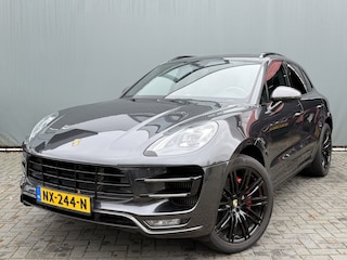 Porsche Macan BWJ 2016 3.6 Turbo 400 PK AKRAPOVIC / CARBON PAKKET / SCHUIF PANO / MEMORY STOEL / BOSE / LEDER / STOELVERW. + VENT. / NAVI / CLIMA / CRUISE / FULL LED /