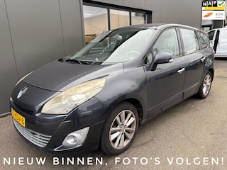 Renault Scénic 2.0 automaat Privilege 7p. / Leder / 1e Eigenaar / Trekhaak!