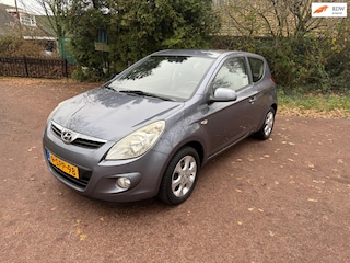 Hyundai i20 1.4i DynamicVersion / Airco / Automaat / Apk / Aux