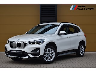 BMW X1 sDrive20i Executive * Trekhaak * Face Lift model * LED * Sportstoelen *