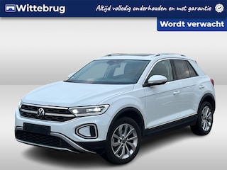 Volkswagen T-Roc 1.5 TSI 150PK DSG Style / Panorama dak / IQ Led / Virtual cockpit pro / App-connect / Stoelverwarming voorzijde / 17'' LMV