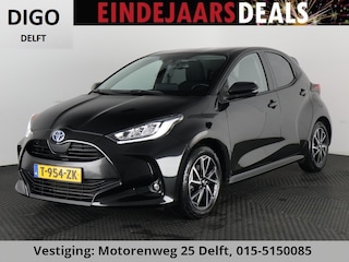 Toyota Yaris 1.5 HYBRID DYNAMIC 1e EIG. GARANTIE 8-2033 AUTOMAAT .CARPLAY NAVIGATIE . CAMERA . STOELVERWARMING . APPLE CARPLAY & ANDROID AUTO.