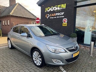 Opel Astra 1.4 TURBO COSMO
