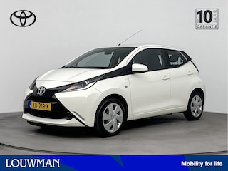 Toyota Aygo 1.0 VVT-i x-play Automaat | Climate Control | Parkeercamera | Dealeronderhouden |