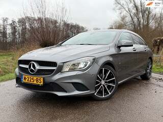 Mercedes-Benz CLA Shooting Brake 180 Ambition Automaat / Leder-Stof / Navi / Clima / 18" Velgen / PDC / Cruise / LED