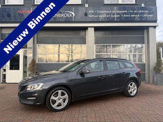 Volvo V60 2.0 D2 Kinetic Bj 2016 Dealer onderhouden Zuinige diesel