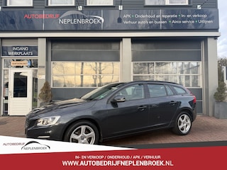 Volvo V60 2.0 D2 Kinetic Bj 2016 Dealer onderhouden Zuinige diesel