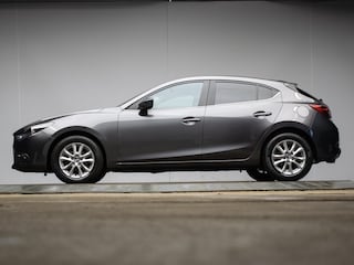 Mazda 3 2.0 SkyActiv-G 120 SkyLease+ Sport (NAVI,CLIMATE,CRUISE,PDC,STOEL/STUUR VERWARMING,GETINT,XENON,SPORTSTOELEN,LM VELGEN)