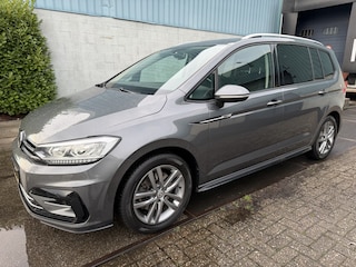 Volkswagen Touran 1.4 TSI Highline Business R-Line 7 persoons I Trekhaak I Carplay I Adap. cruise I 17" I Standkachel I