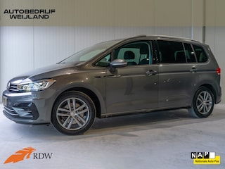 Volkswagen Touran 1.4 TSI Highline Business R-Line 7 persoons I Trekhaak I Carplay I Adap. cruise I 17" I Standkachel I